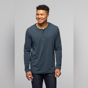 Revtown Men’s The Standard Henley in Navy Long Sleeve Performance Shirt- Size M